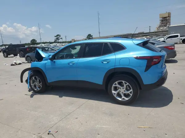KL77LFEP9SC210738 2025 CHEVROLET TRAX - Image 2
