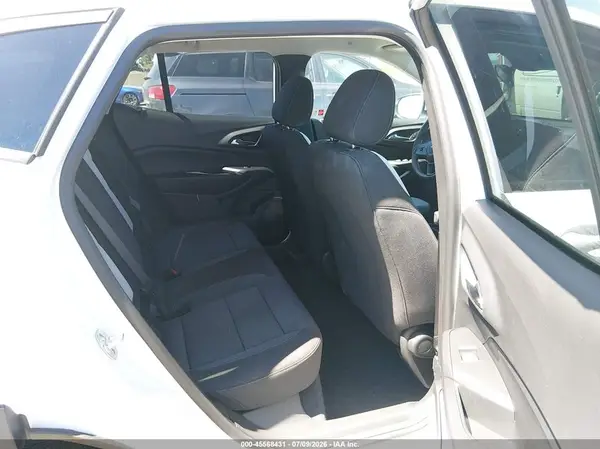 KL77LFEP9SC241956 2025 CHEVROLET TRAX - Image 8