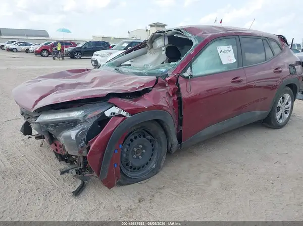 KL77LFEP9SC280496 2025 CHEVROLET TRAX - Image 2