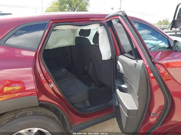 KL77LFEP9SC293569 2025 CHEVROLET TRAX - Image 8