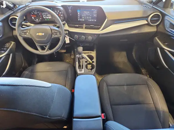 KL77LFEP9TC009794 2026 CHEVROLET TRAX - Image 8