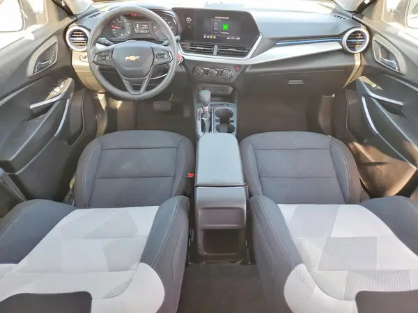 KL77LFEPXSC002156 2025 CHEVROLET TRAX - Image 8