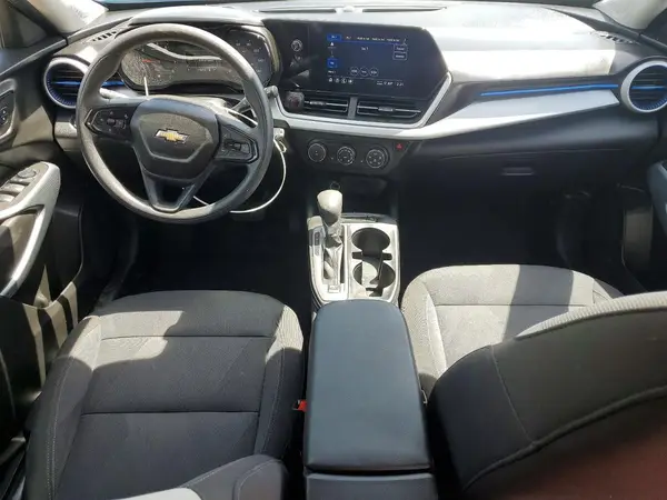 KL77LFEPXSC030636 2025 CHEVROLET TRAX - Image 8