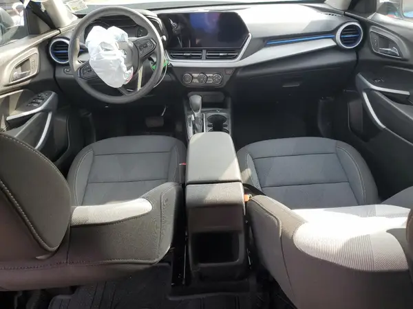 KL77LFEPXSC045847 2025 CHEVROLET TRAX - Image 8