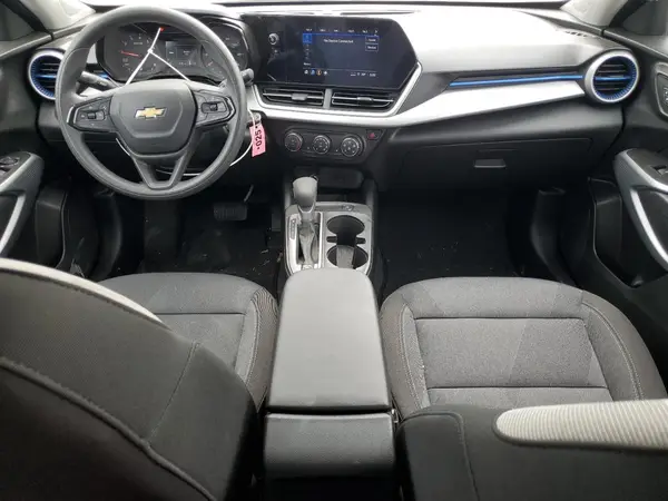 KL77LFEPXSC057528 2025 CHEVROLET TRAX - Image 8