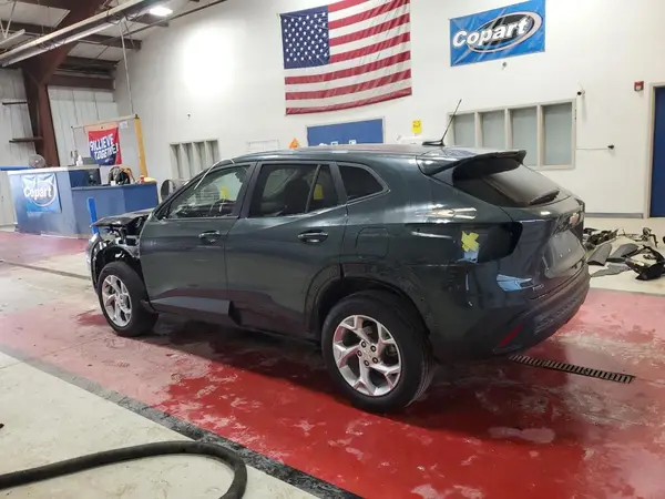 KL77LFEPXSC088326 2025 CHEVROLET TRAX - Image 2