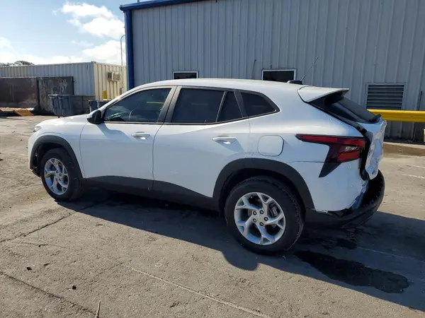 KL77LFEPXSC106744 2025 CHEVROLET TRAX - Image 2