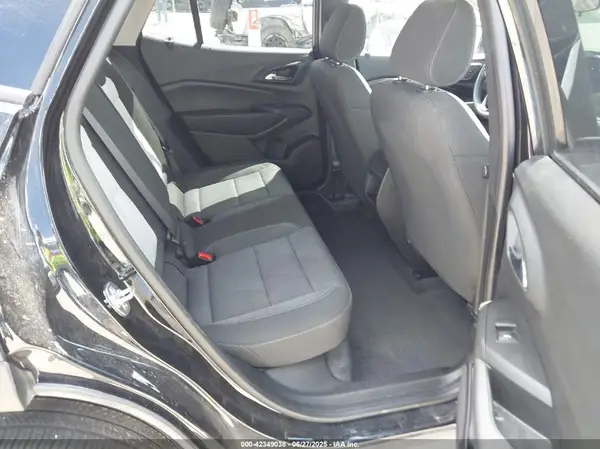 KL77LFEPXSC134558 2025 CHEVROLET TRAX - Image 8