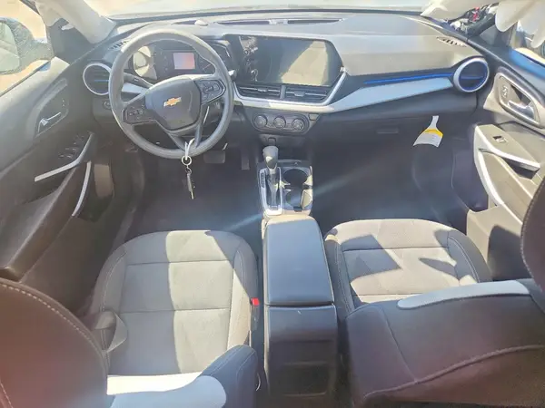 KL77LFEPXSC154065 2025 CHEVROLET TRAX - Image 8