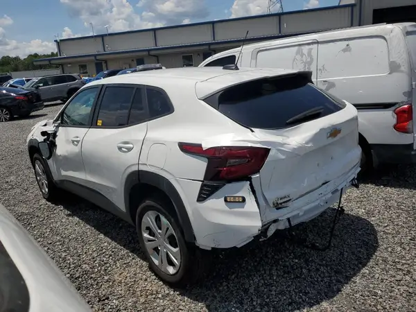KL77LFEPXSC170394 2025 CHEVROLET TRAX - Image 2