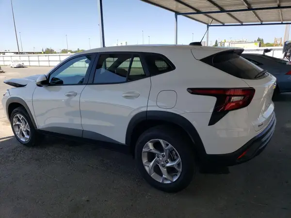 KL77LFEPXSC179287 2025 CHEVROLET TRAX - Image 2