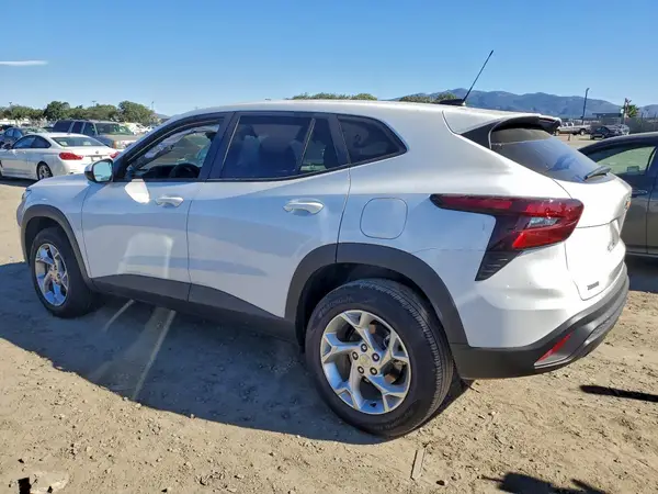 KL77LFEPXSC219724 2025 CHEVROLET TRAX - Image 2