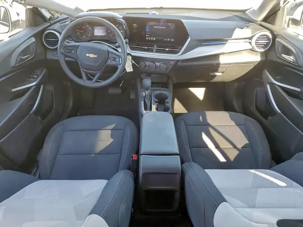 KL77LFEPXSC219724 2025 CHEVROLET TRAX - Image 8