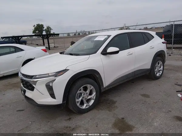 KL77LFEPXSC229248 2025 CHEVROLET TRAX - Image 2