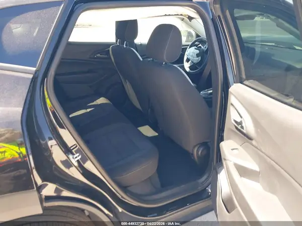 KL77LFEPXSC243246 2025 CHEVROLET TRAX - Image 8
