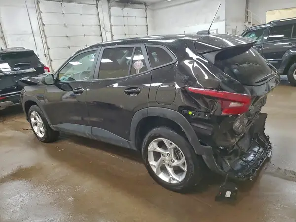KL77LFEPXSC291815 2025 CHEVROLET TRAX - Image 2