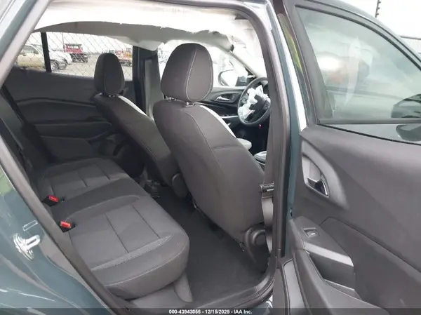 KL77LFEPXSC304210 2025 CHEVROLET TRAX - Image 8