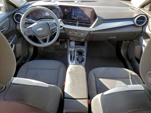 KL77LFEPXSC328412 2025 CHEVROLET TRAX - Image 8