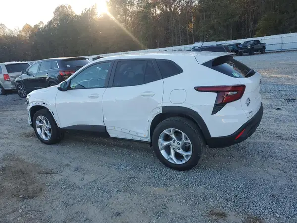 KL77LFEPXSC333268 2025 CHEVROLET TRAX - Image 2