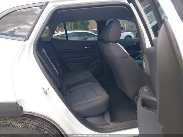 KL77LFEPXSC340107 2025 CHEVROLET TRAX - Image 8