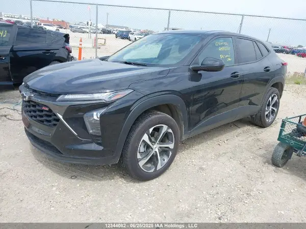 KL77LGE20RC010772 2024 CHEVROLET TRAX - Image 2
