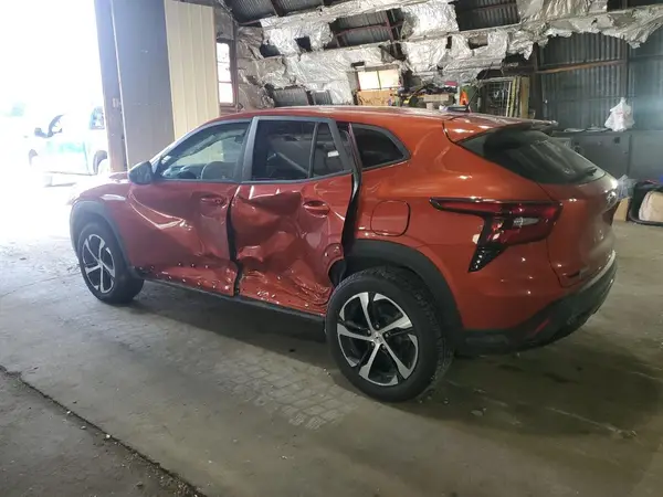 KL77LGE20RC012781 2024 CHEVROLET TRAX - Image 2