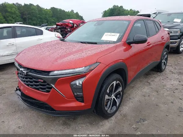 KL77LGE20RC062127 2024 CHEVROLET TRAX - Image 2