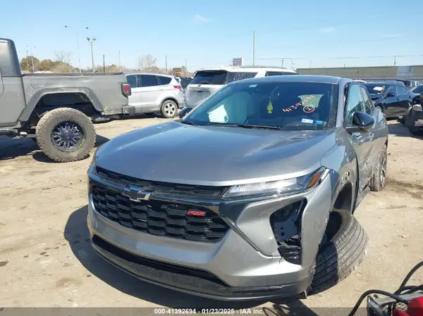 KL77LGE20RC078683 2024 CHEVROLET TRAX - Image 2
