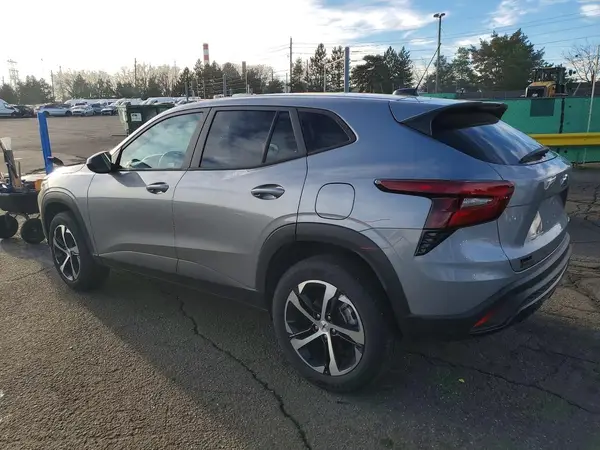 KL77LGE20RC097797 2024 CHEVROLET TRAX - Image 2