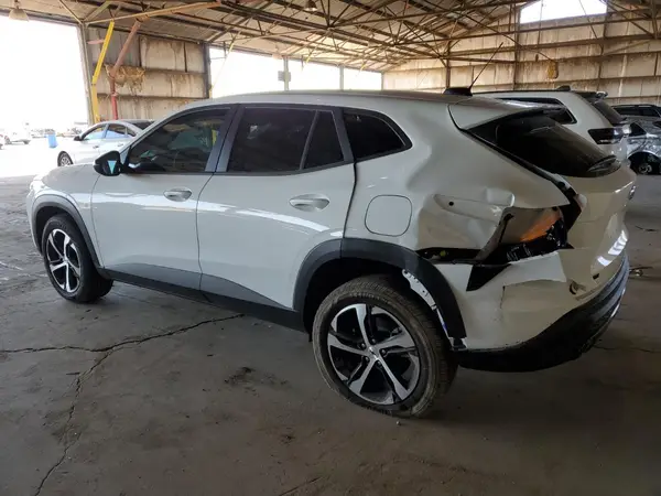KL77LGE20RC139045 2024 CHEVROLET TRAX - Image 2