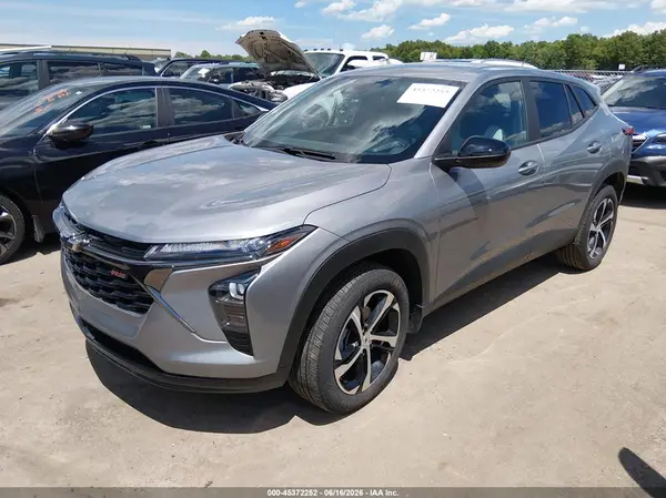 KL77LGE20RC157660 2024 CHEVROLET TRAX - Image 2