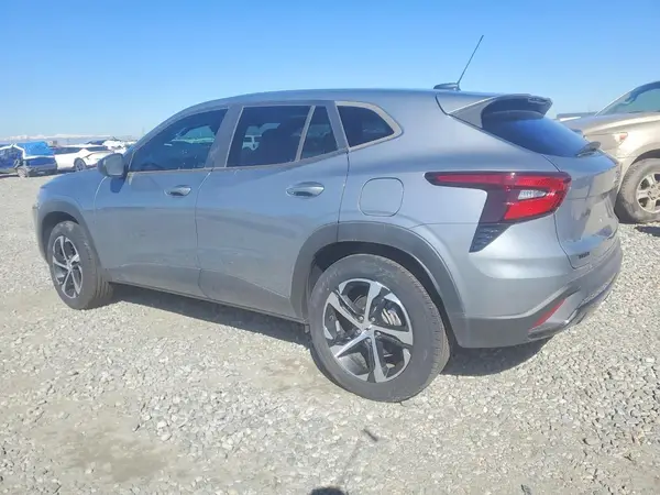KL77LGE20RC227206 2024 CHEVROLET TRAX - Image 2