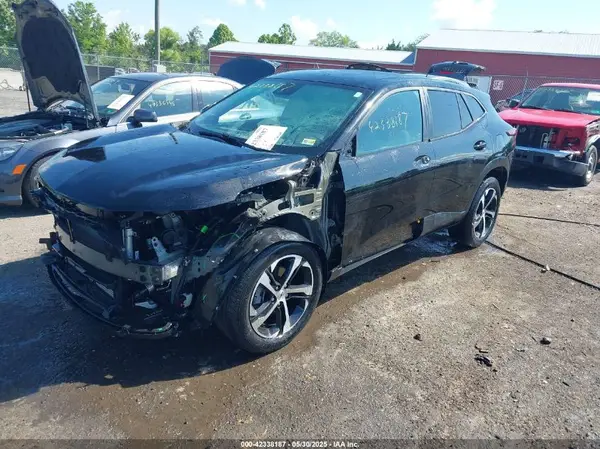 KL77LGE21RC036295 2024 CHEVROLET TRAX - Image 2