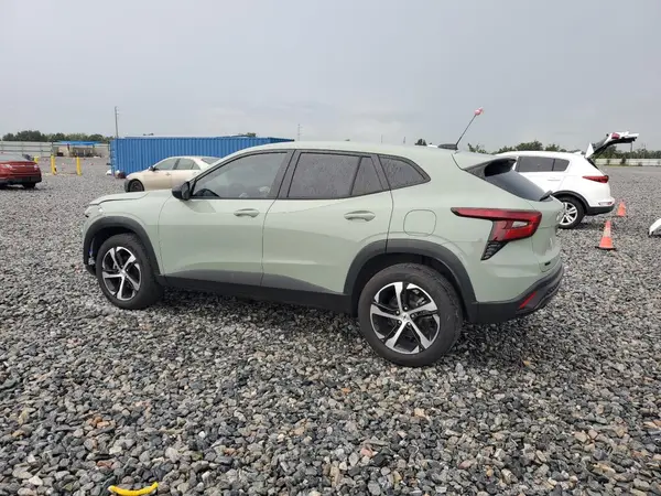 KL77LGE21RC090860 2024 CHEVROLET TRAX - Image 2