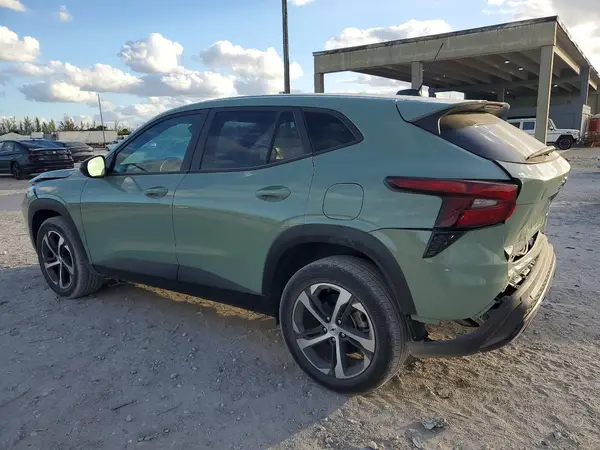 KL77LGE21RC137966 2024 CHEVROLET TRAX - Image 2