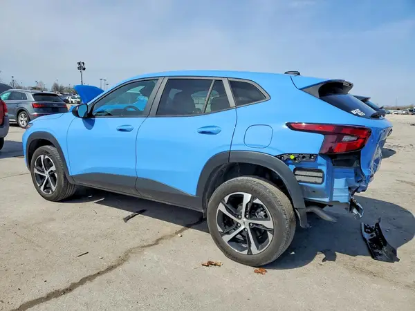 KL77LGE21RC169803 2024 CHEVROLET TRAX - Image 2