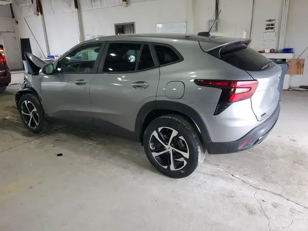 KL77LGE21RC172264 2024 CHEVROLET TRAX - Image 2
