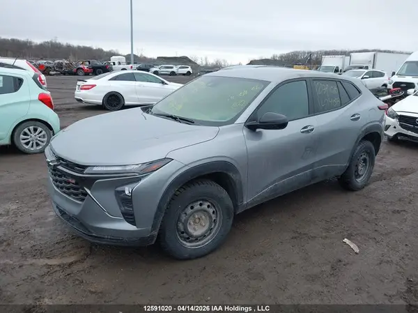 KL77LGE21RC214058 2024 CHEVROLET TRAX - Image 2