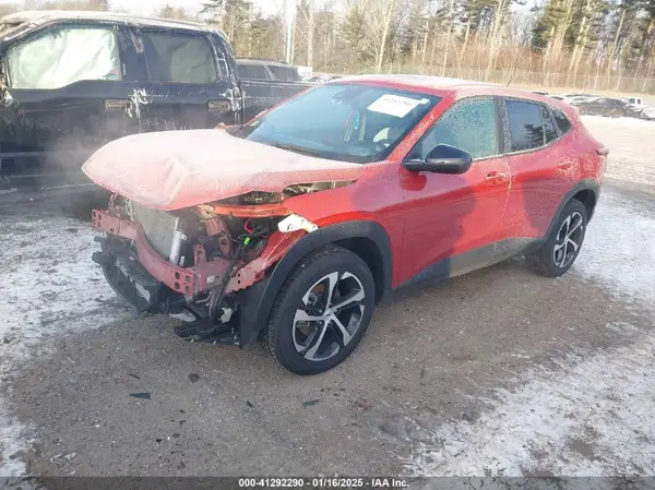 KL77LGE22RC028612 2024 CHEVROLET TRAX - Image 2