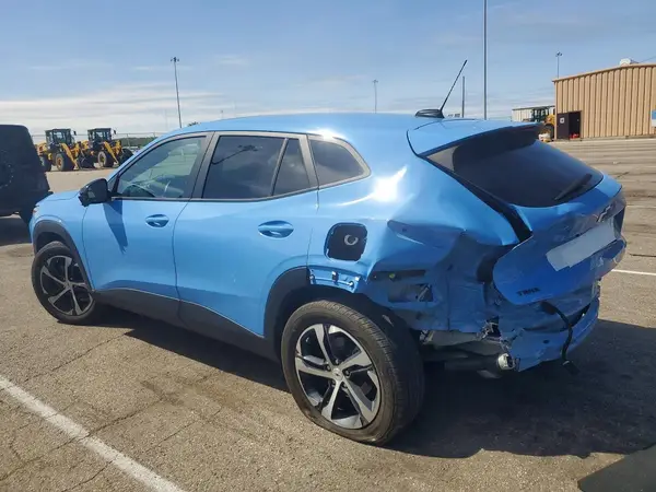 KL77LGE22RC072349 2024 CHEVROLET TRAX - Image 2