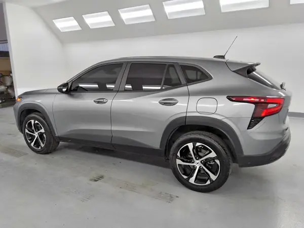 KL77LGE22RC074649 2024 CHEVROLET TRAX - Image 2