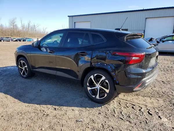 KL77LGE22RC138754 2024 CHEVROLET TRAX - Image 2