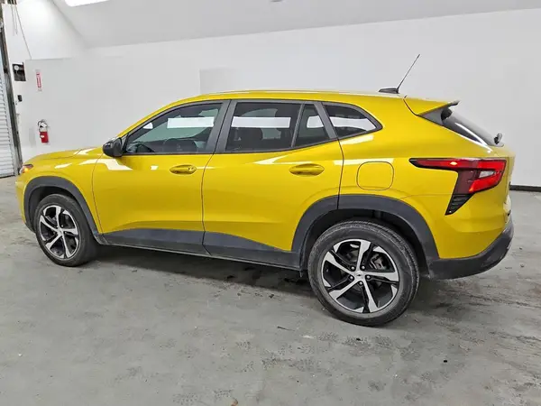 KL77LGE22RC140097 2024 CHEVROLET TRAX - Image 2