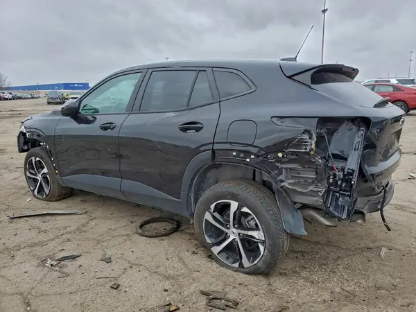 KL77LGE22RC158146 2024 CHEVROLET TRAX - Image 2