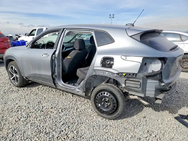 KL77LGE23RC065121 2024 CHEVROLET TRAX - Image 2