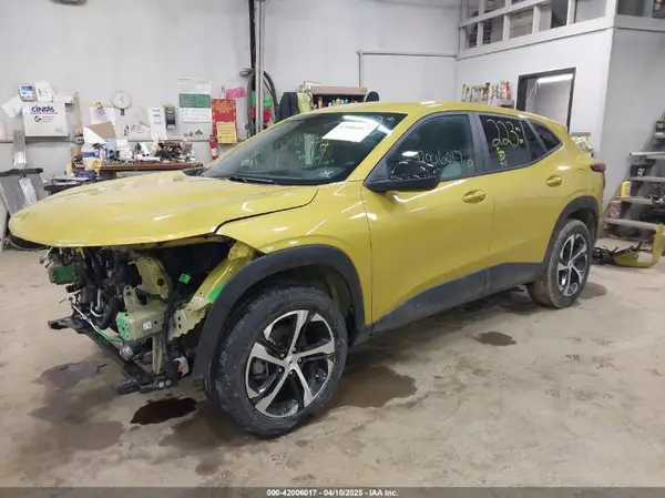 KL77LGE23RC068620 2024 CHEVROLET TRAX - Image 2