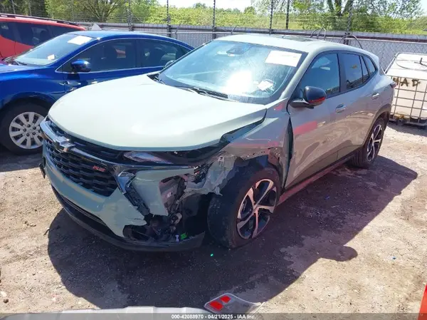 KL77LGE23RC090973 2024 CHEVROLET TRAX - Image 2