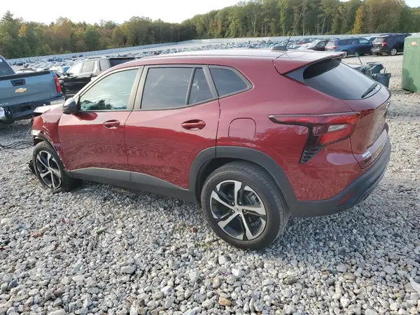 KL77LGE23RC103429 2024 CHEVROLET TRAX - Image 2