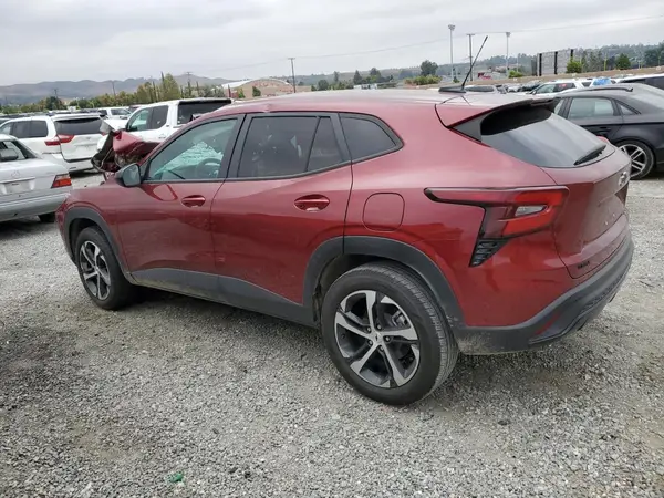 KL77LGE23RC122949 2024 CHEVROLET TRAX - Image 2