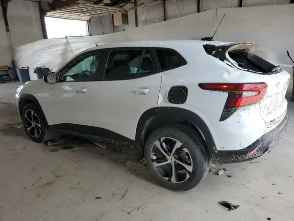 KL77LGE23RC159855 2024 CHEVROLET TRAX - Image 2